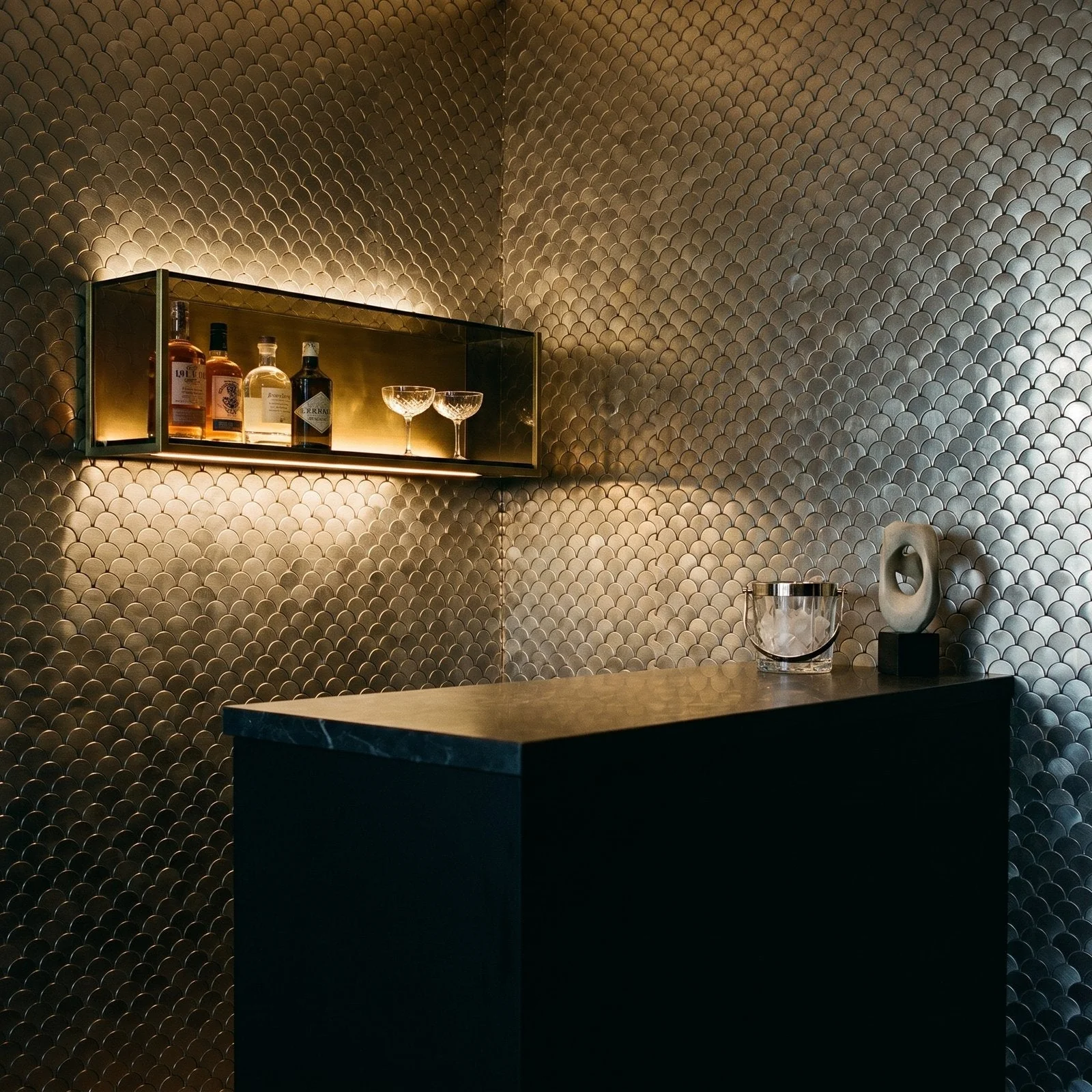 Fish Scale 3D Silver Peel & Stick Splashback | 28.8×29.8 cm | Self-Adhesive Mosaic Tile - Image 7